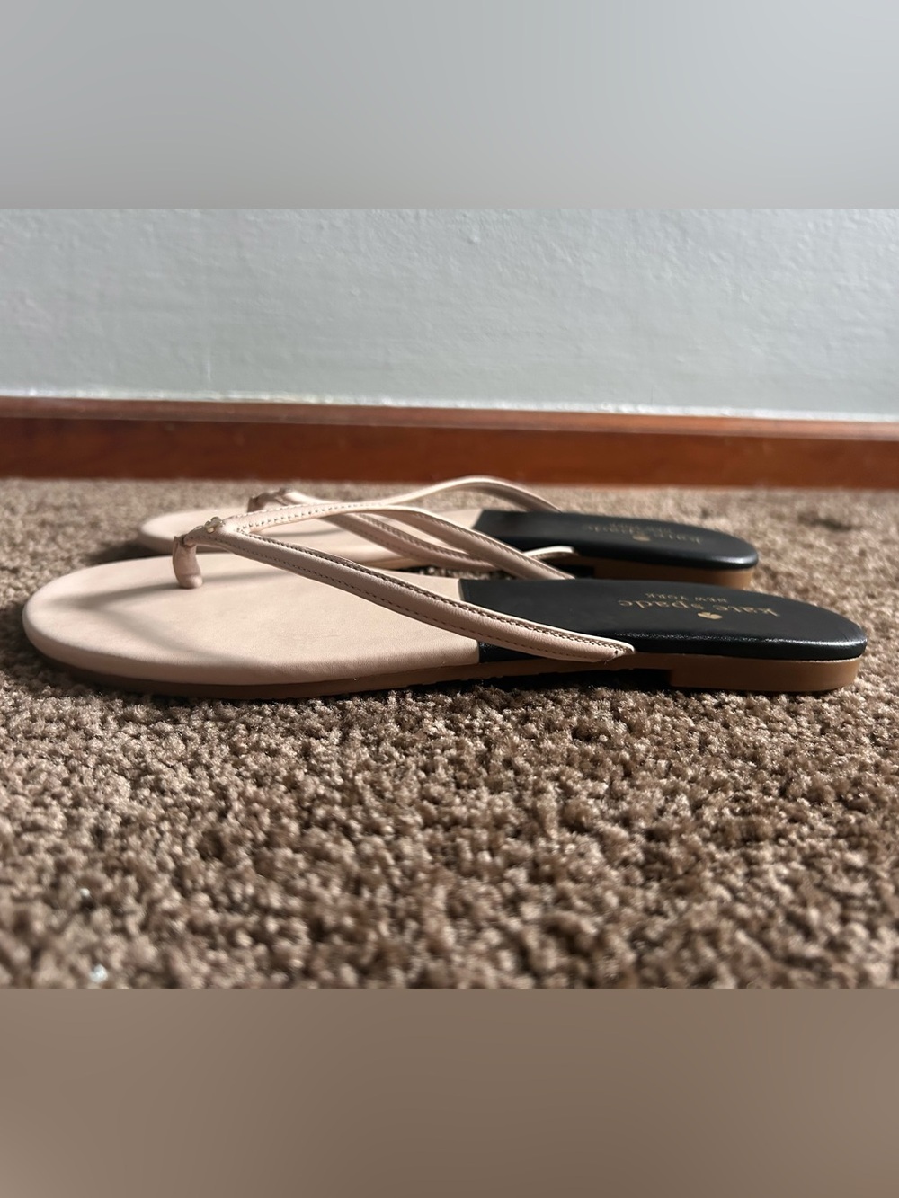 kate spade Leather Black & Beige Colorblock Cabana Flip Flops Women’s Size 8 - Picture 5 of 6